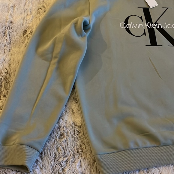 Calvin Klein *NWT* Sweater in Large Desert Sage - Picture 6 of 10